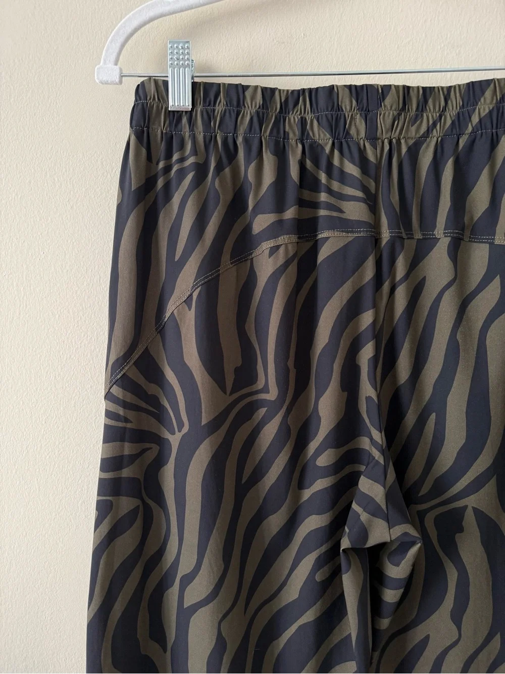 Ruti - Zebra Print Barrel Leg Cropped Pants